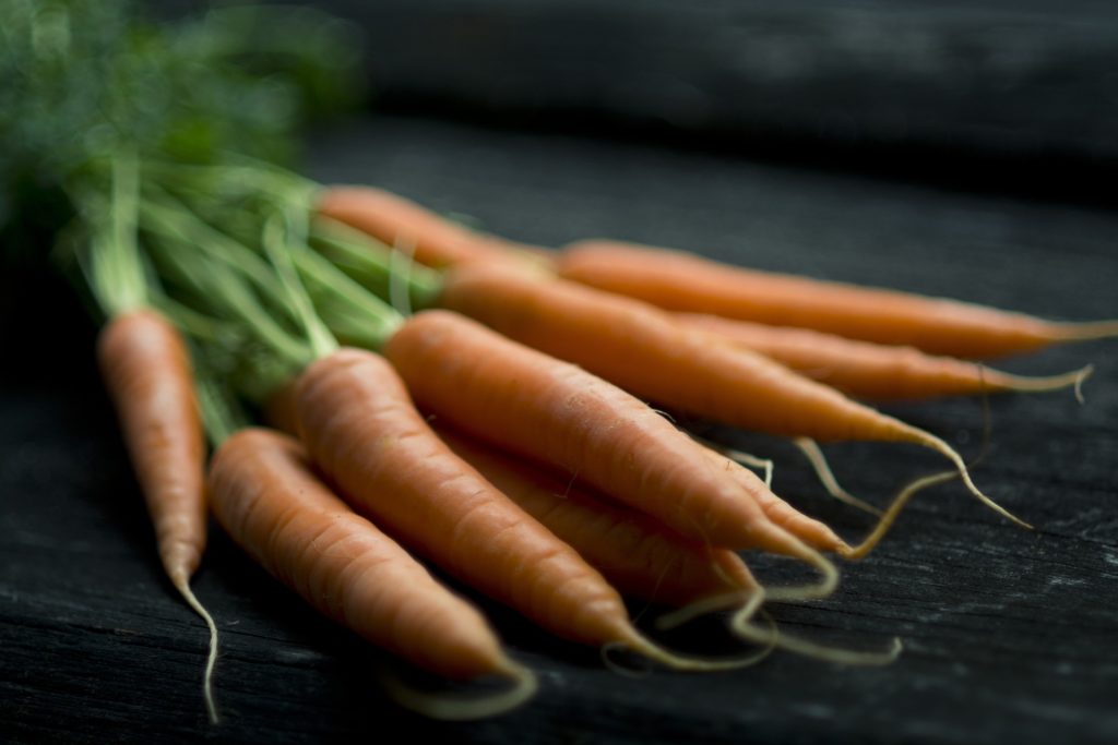 Unwashed carrots for carotenoids