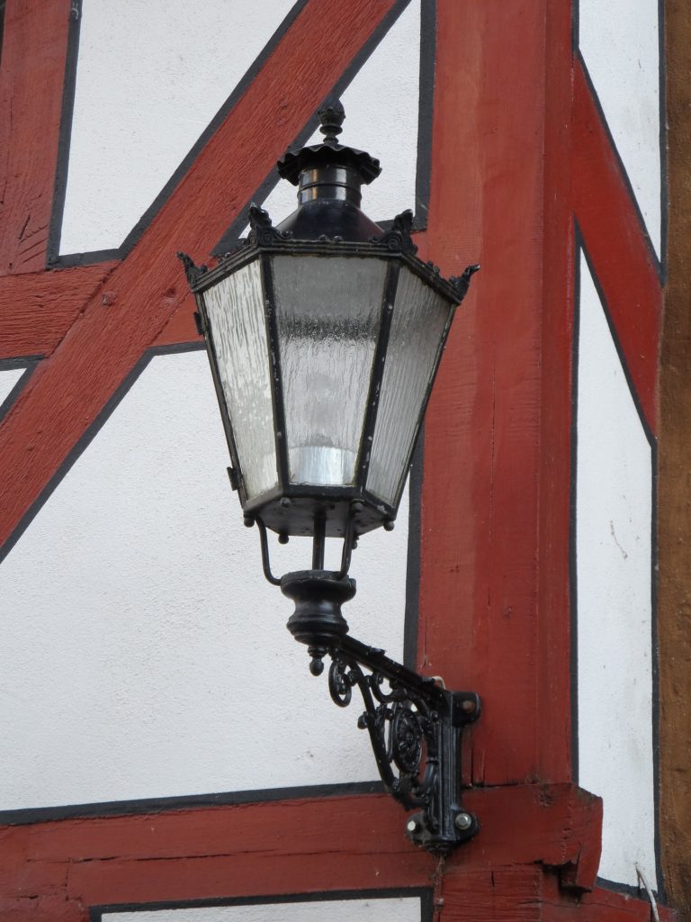 External gas-lamp style light