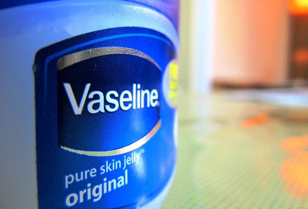 Vaseline for blocking pollen