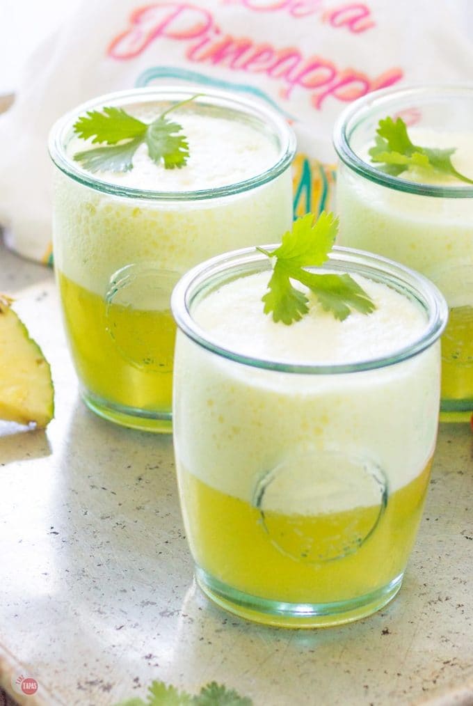 Pineapple and prosecco cocktail