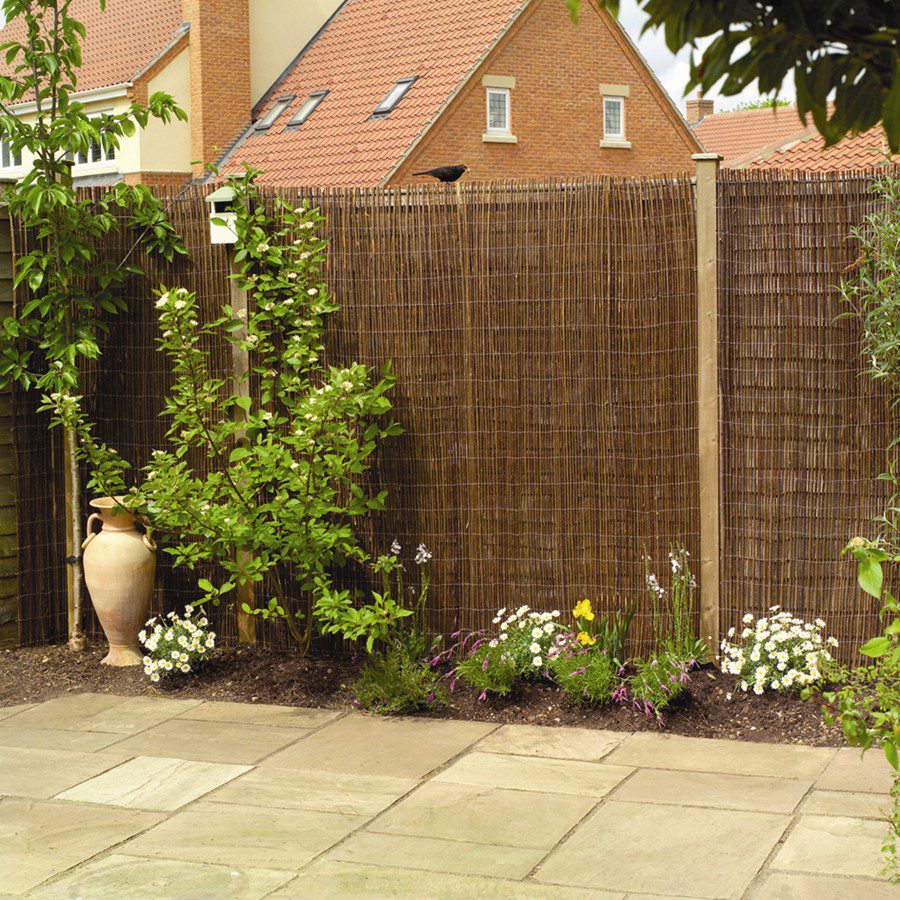 Creating Privacy in your Garden – Great Ideas for a Garden Fence